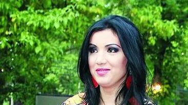 Adriana Bahmuteanu: Urma sa ii cununam religios pe Oana Zavoranu si Pepe