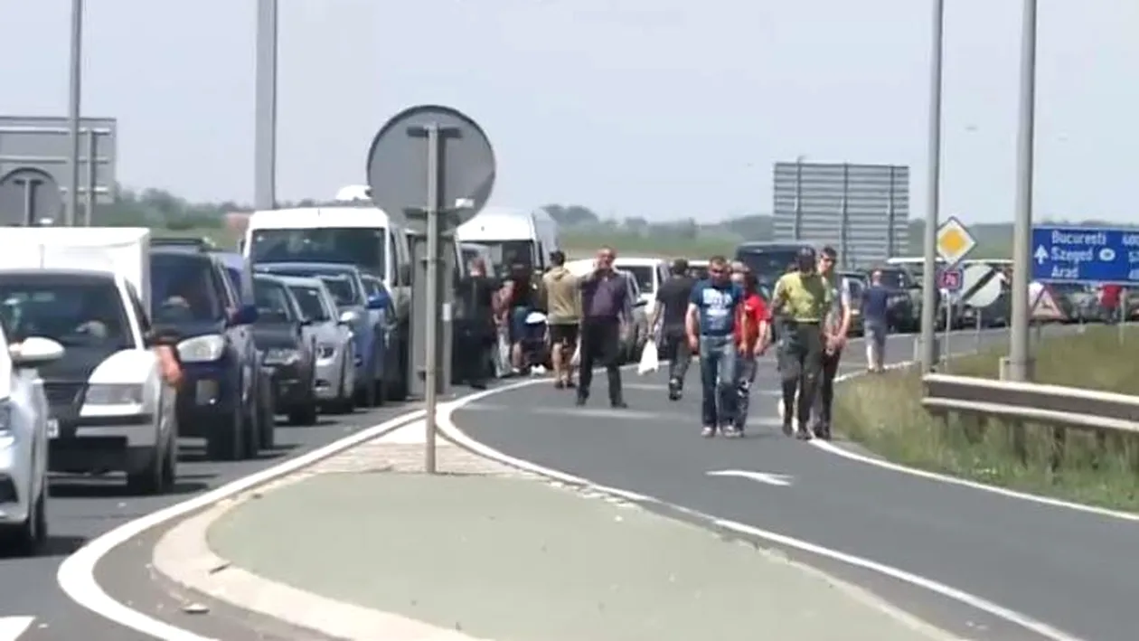 BREAKING! Cozi de coșmar la Vama Nădlac! De cinci ore românii așteaptă să intre în țară