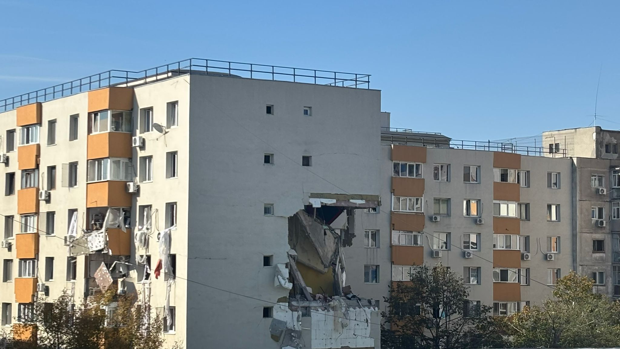 Explozie puternică într-un bloc de 8 etaje din cartierul Rahova/ sursă foto: ISU București