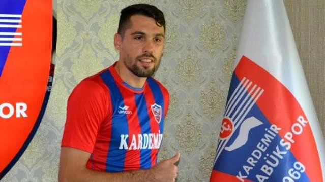 Super transfer pentru FCSB! A semnat pe doi ani