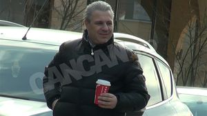 E un "butoi cu pulbere". Şumudică, la un pas să explodeze într-o cafenea!
