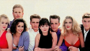 Botoxate, siliconate, aproape de nerecunoscut! Vezi cum arata acum vedetele din celebrul serial Beverly Hills 90210!