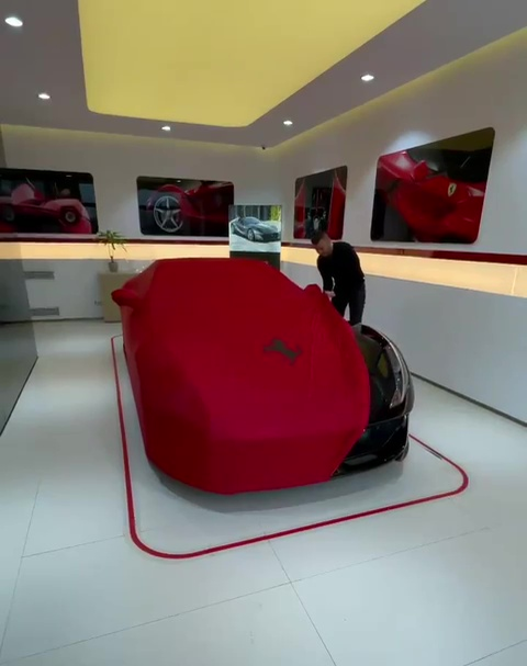 Bogdan Căpușan  și-a luat un Ferrari de 600.000 de euro