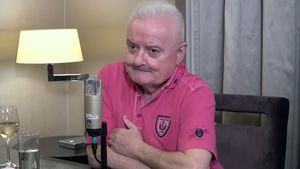 Irinel Columbeanu și-a lăsat iubita pentru o tânără blondă, care avea să devină una dintre cele mai dorite femei din România. Cum a cunoscut-o pe Anna Lesko