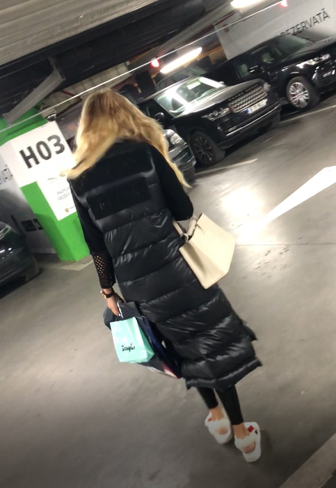 Ca de fiecare dată, apariţia la mall a Mayei a atras atenţia