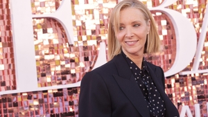 Actorii din „Friends”, supărați pe Lisa Kudrow, după ce a dezvăluit câți bani câștigă încă de pe urma serialului