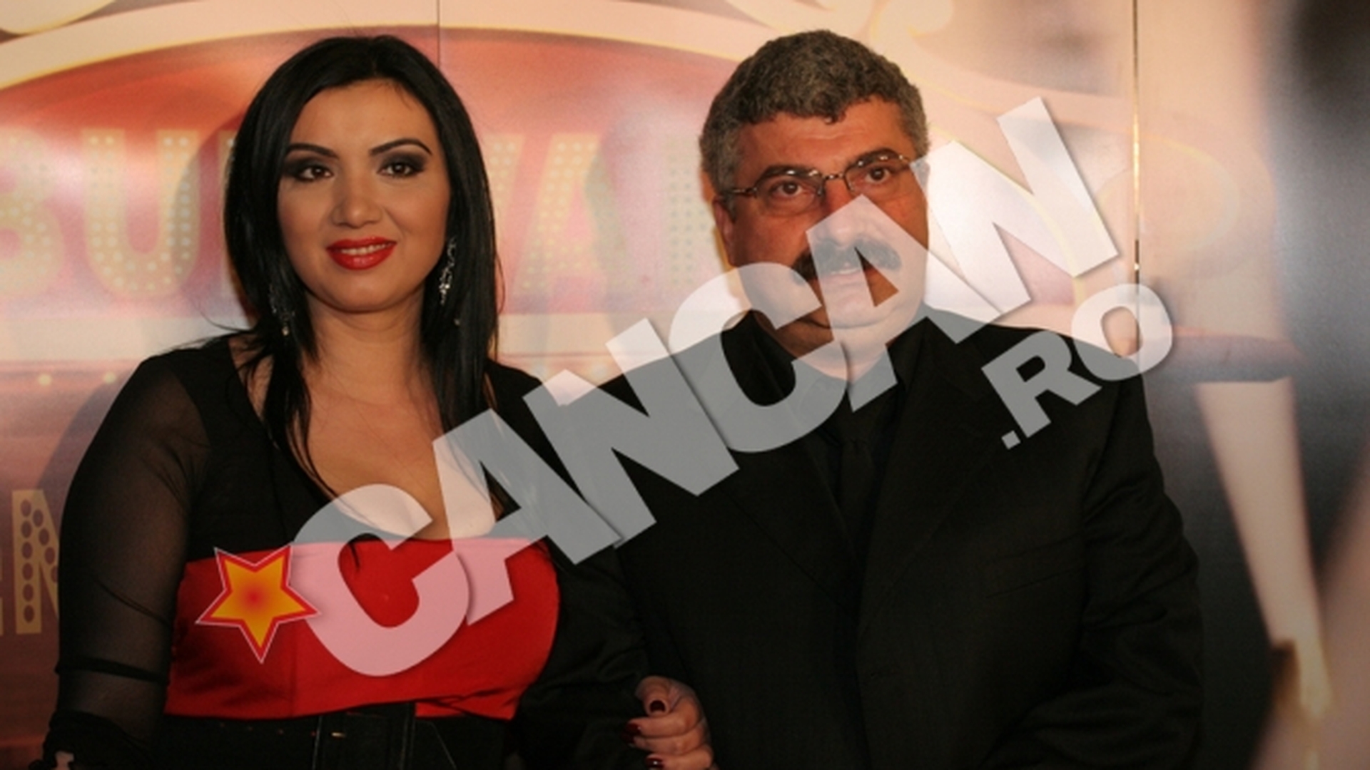 Prigoana a trecut la amenintari! Vezi ce sms-ultimatum i-a trimis aseara Adrianei Bahmuteanu