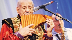 Cum arată, de fapt, soția cu 44 de ani mai tânără a lui Gheorghe Zamfir. FOTO
