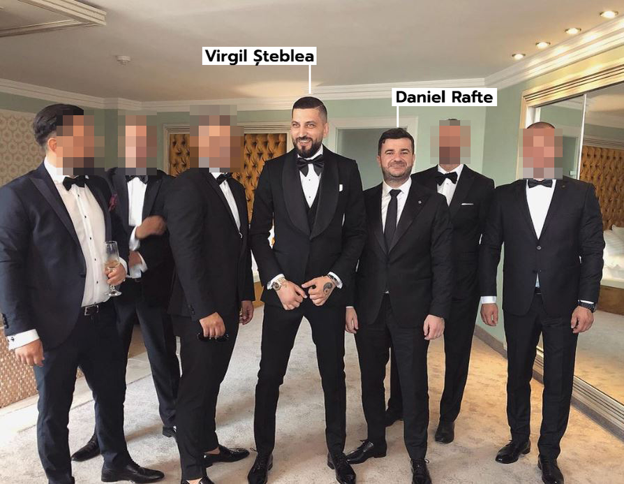 Virgil Șteblea și Daniel Rafte, alături de "brigada" de băieți (SURSA FOTO: INSTAGRAM)