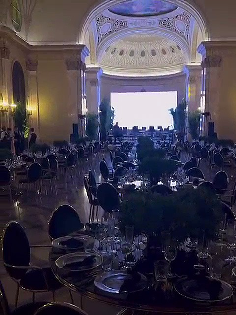 Imagini din interiorul Palatului Regal