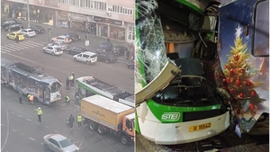 Două tramvaie s-au ciocnit puternic, în București. Trei persoane au fost transportate la spital