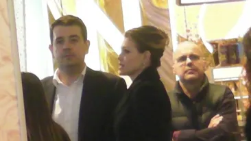 Nici n-ai zice ca a devenit pentru a doua oara mamica! La doua saptamani dupa ce a nascut, Cristina Rus are o silueta de invidiat!