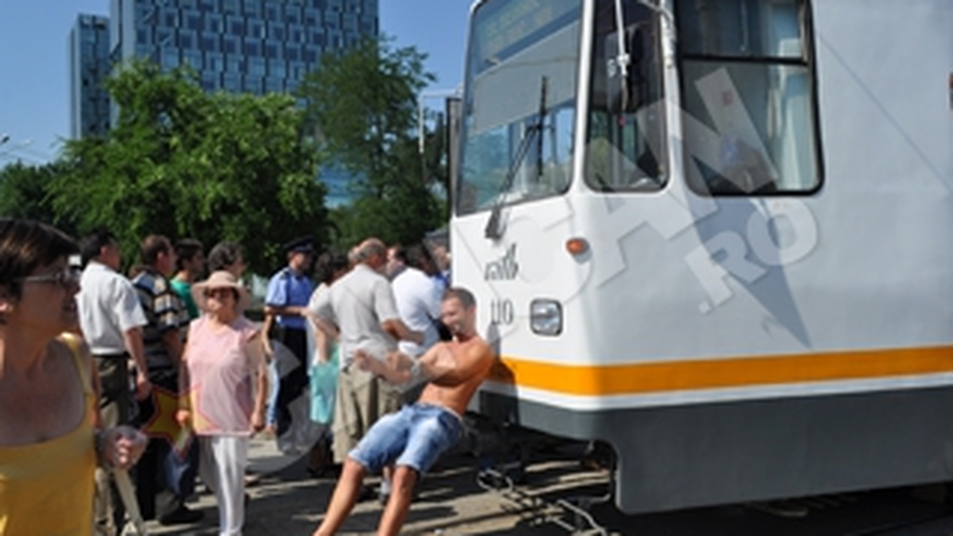 Autobuzele au inceput deja sa circule pe toate cele 23 de trasee de noapte