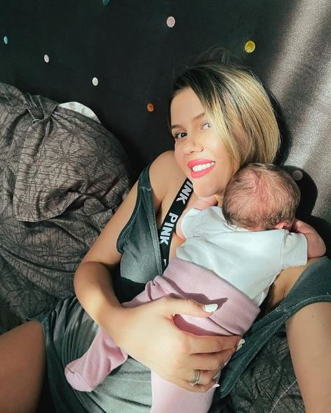 Emily Burghelea, transformare spectaculoasă în doar 5 săptămâni de când a devenit mămică