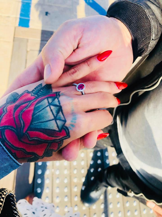 Dj Wanda se mărită! Vedeta a fost cerută în căsătorie pe o plajă din Malibu