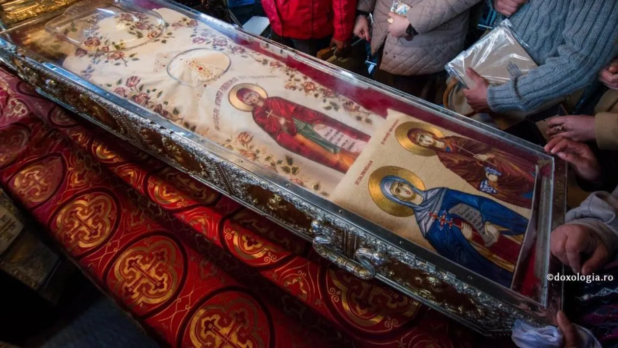 Minunea pe care a trăit-o o studentă din Iași după ce s-a rugat la Sfânta Parascheva