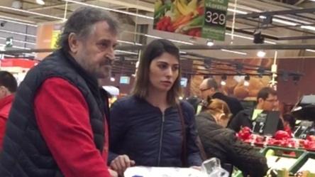 Cum îşi ”condimentează” iubirea cunoscutul actor & iubita cu 43 de ani mai tânără