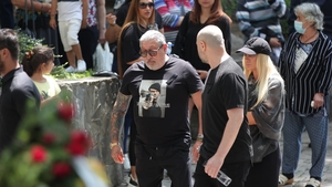 Serghei Mizil, apariţie inedită la înmormântarea lui Costin Mărculescu. Ce mesaj avea scris pe tricou