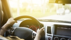 Un poliţist  a ajutat o femeie să obţină permisul auto, după ce a făcut sex cu ea