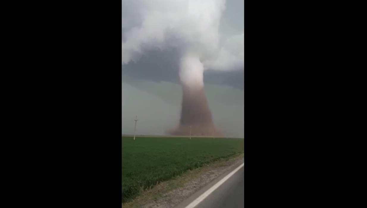 MAI a evaluat pagubele făcute de tornadă în Călărași: 18 locuințe afectate în proporție de până la 100%