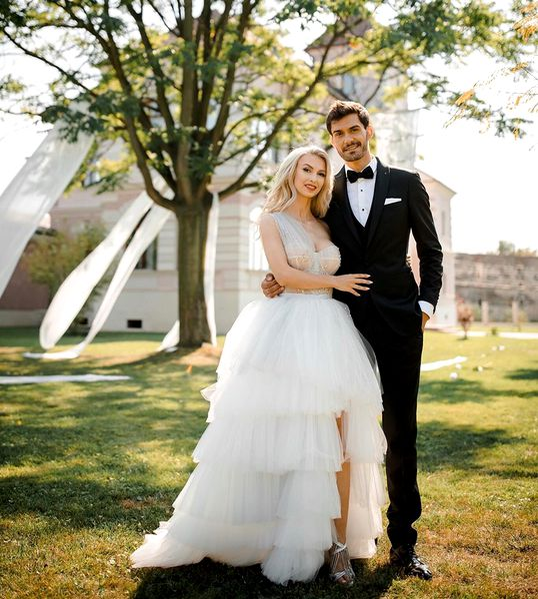Andreea Bălan și George Burcea, la nunta lor (Foto: Facebook)