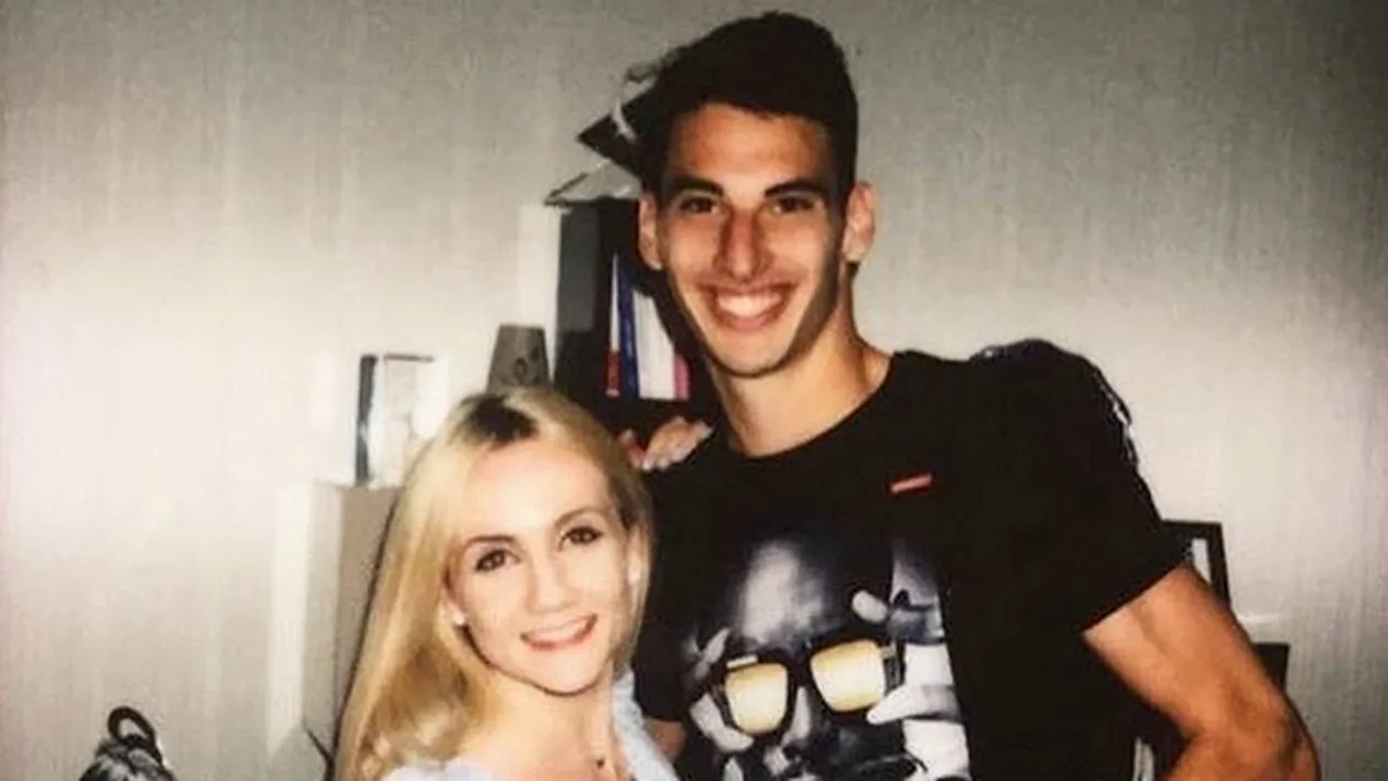 Avem dovada că se iubesc! ”Băiatul lui Iohannis” a combinat-o pe fiica ”Strâmbului”