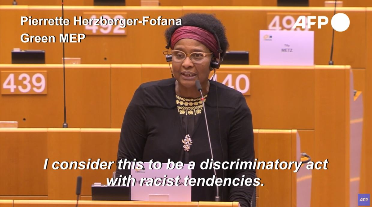 O eurodeputată de culoare a fost agresată de polițiștii din Bruxelles! Pierrette Herzberger-Fofana a povestit totul în Parlamentul European: “A fost o experiență traumatizantă”