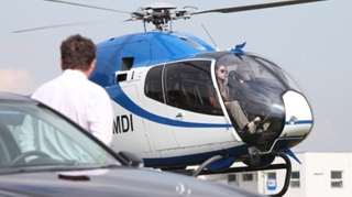 Virgil Iantu: "Imi doresc sa invat sa pilotez!" A filmat promo-ul pentru "Vrei sa fii milionar" in elicopter!