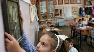 Informaţia care îi priveşte pe toţi elevii. Încă sunt obligaţi să participe la controversata oră de Religie, chiar dacă e opţională