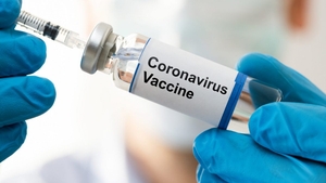 Povestea incredibilă a unei tinere: „Iubitul meu amenință că mă părăseşte dacă primesc al doilea vaccin Covid”