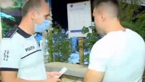Râzi cu lacrimi! Cum a reacționat turistul din imagine, după ce a fost prins de polițiști fără mască în Mamaia: "Am zis că eu sunt retras și..."