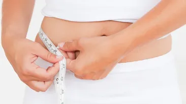 Slăbire în jurul abdomenului cu folie alimentară. Cum se face corect