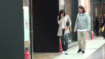 Masterchef-ul Victor Nemes, pilotul care i-a socat pe jurati, cu familia prin mall si la gradinita!