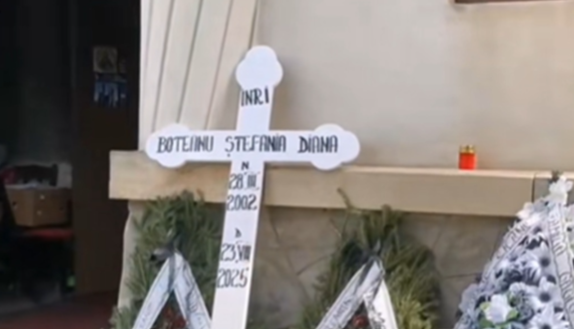Atmosferă apăsătoare la biserica unde au fost depuse sicriele cu trupurile neînsuflețite ale celor doi tineri: Ștefan și Ștefania/ sursă foto: captură video