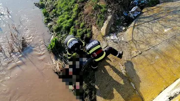 Bătrân înecat în râul Tecuci. Oamenii i-au văzut hainele pe mal și au sunat la 112