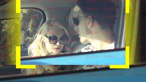 S-a rupt lanțul de iubire în cuplul Andreea Bălan - Victor Cornea? Cântăreața a înlocuit zâmbetele și privirile duioase cu o atitudine tăioasă | FOTO EXCLUSIV