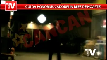 Cui da Honorius cadouri in miez de noapte?