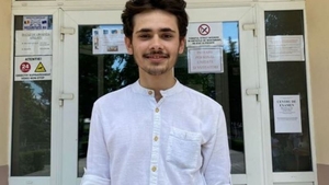 Povestea emoționantă a lui Mihai, elevul care a luat 10 la BAC. Olimpic la 2 materii, a făcut naveta, zilnic, câte 5 kilometri ca să ajungă la liceu