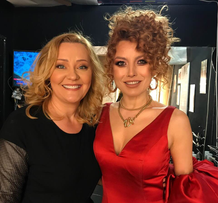 Elena Lasconi, mărturii sfâșietoare despre primul mariaj: “Aș fi divorțat a doua zi”. Ce îi facea primul soț vedetei de la Pro TV