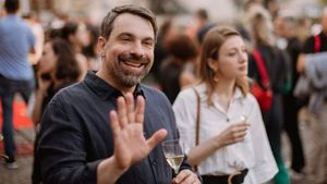 Ce au făcut Alexandru Papadopol și Cristiana Luca după ce s-au cununat civil de Valentine's Day. S-a întâmplat totul în discreție!