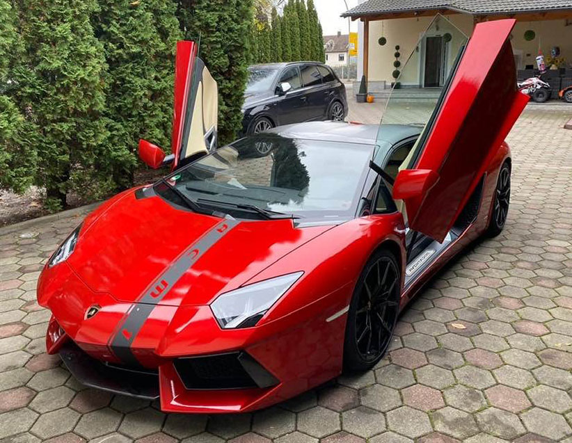 Adrian Minune și-a comandat un Lamborghini Aventador Roadster din Germania