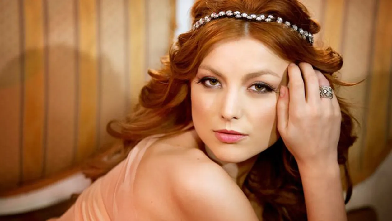 Elena Gheorghe recunoaste: In copilarie ma alintau Grasuta!