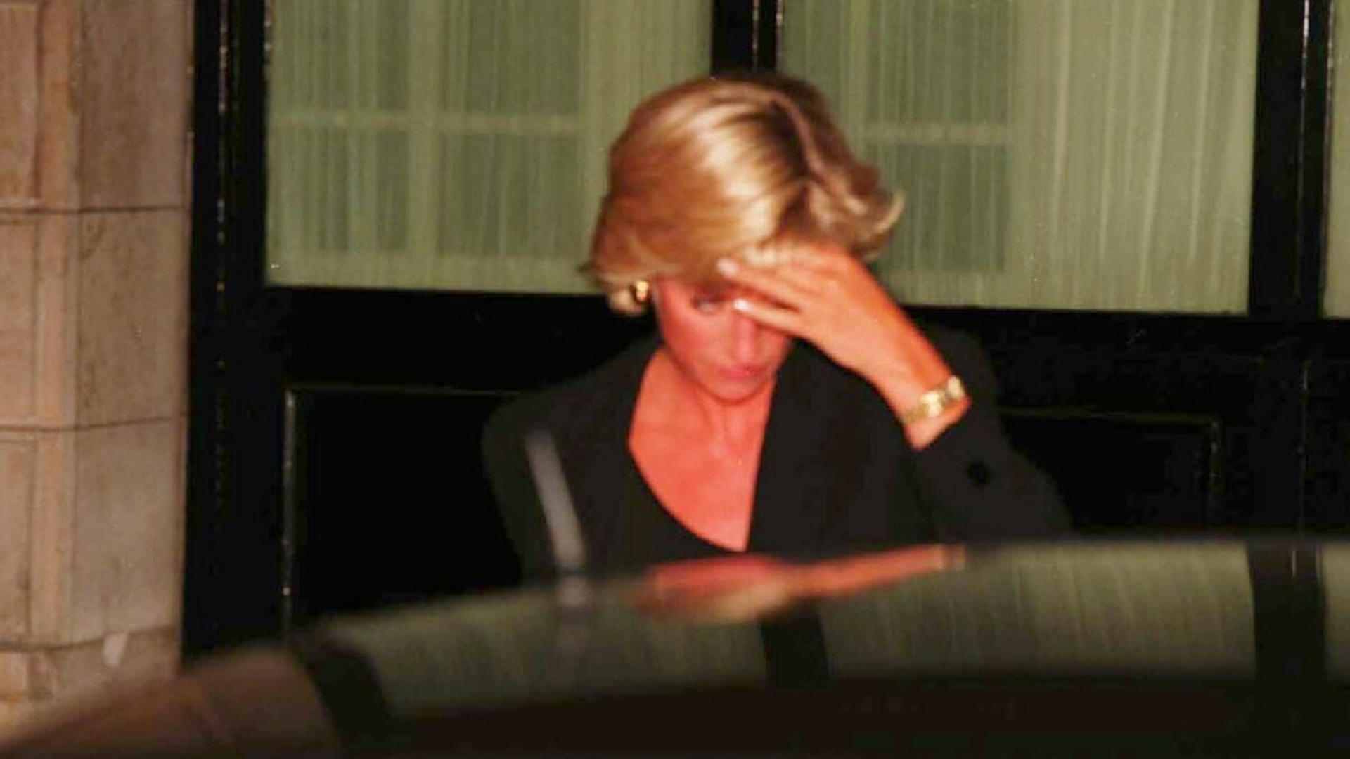 Care au fost ultimele cuvinte ale Prințesei Diana. Ce l-ar fi întrebat pe unul dintre pompierii prezenți la intervenție