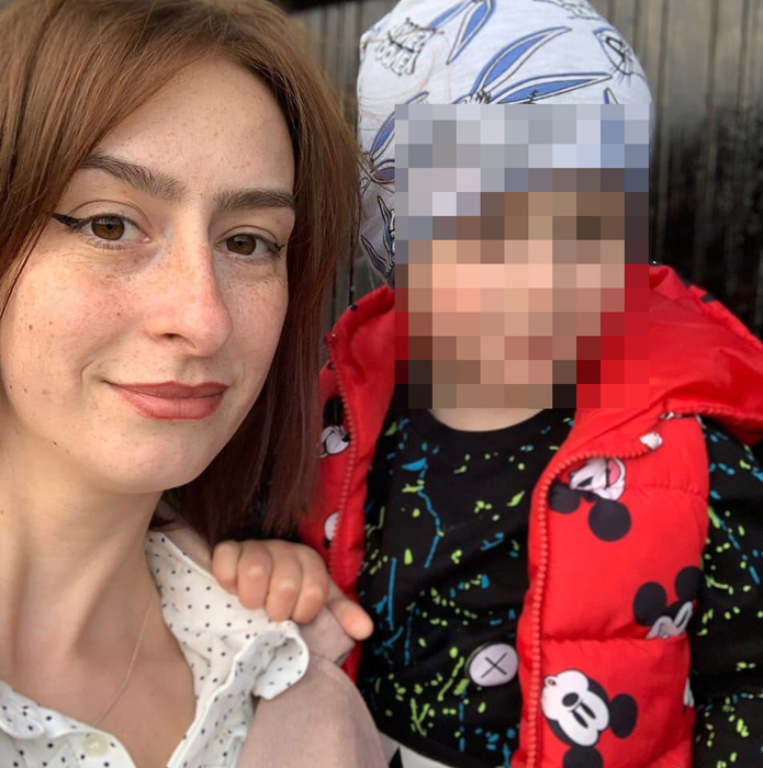 Lorela Babii avea 23 de ani când și-a aruncat cei doi copii pe geam foto: Facebook