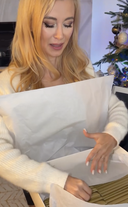 Invitațiile la nunta Andreei Bălan cu Victor Cornea sparg tiparele! Modelul ales de ea este foarte rar