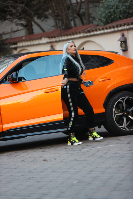 Loredana Chivu adoră mașinile de lux