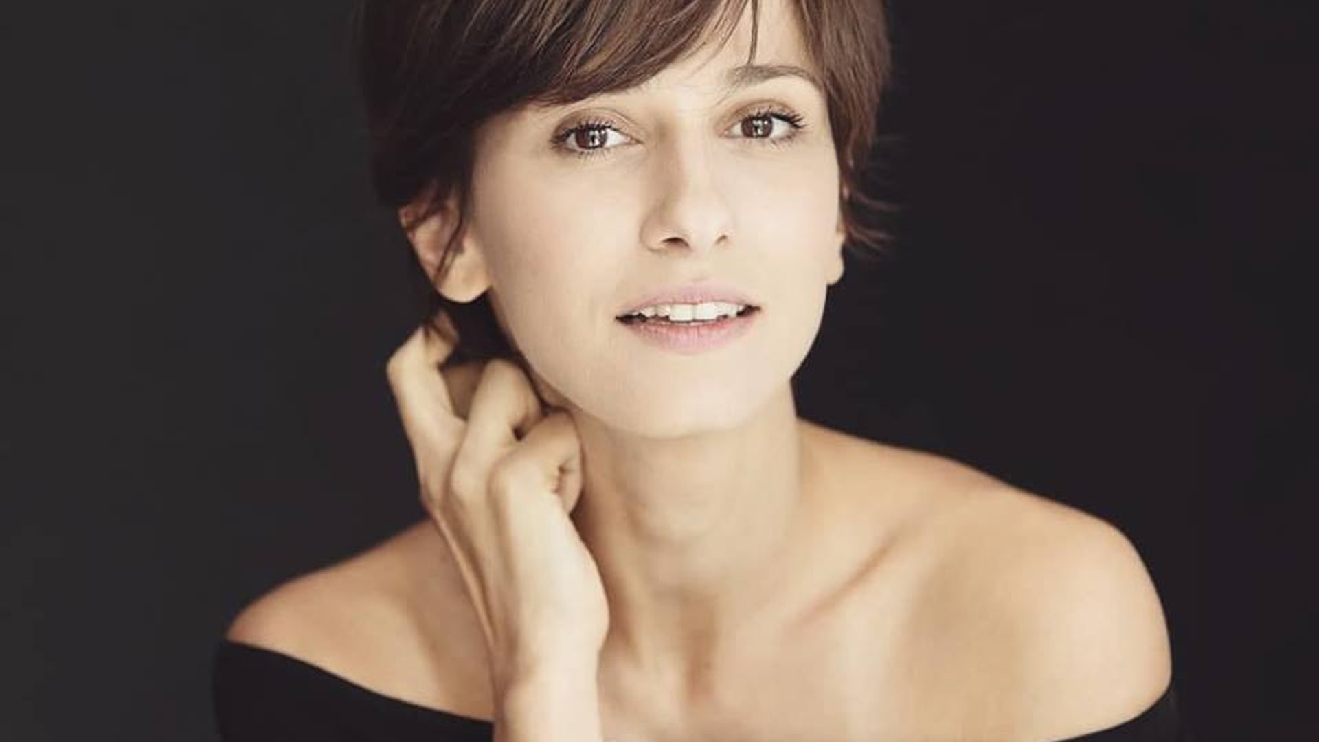 Dana Rogoz, criticată pe Facebook: ”Mi-a scris cineva că am nasul mare, dinții strâmbi, cearcăne și urechi mari”
