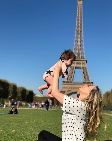 Laura Cosoi, prima vacanță în străinătate cu fetița ei: „Am emoții mari!”