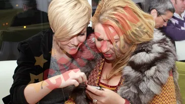 Oana Roman si Bianca Ionita se inrudesc!  Isi imperecheaza cainii