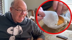 Pe 7 iulie 1999, David a cumpărat un hamburger de la McDonald's, dar l-a uitat în buzunarul gecii. După 20 de ani, l-a găsit. Cum arată